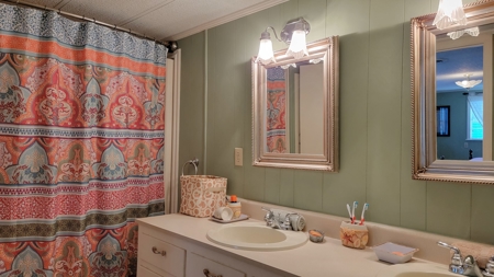Charming Home In Suwannee Florida! - image 24