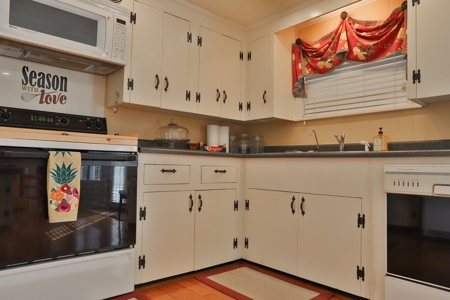 Charming Home In Suwannee Florida! - image 19