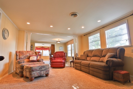 Charming Home In Suwannee Florida! - image 5
