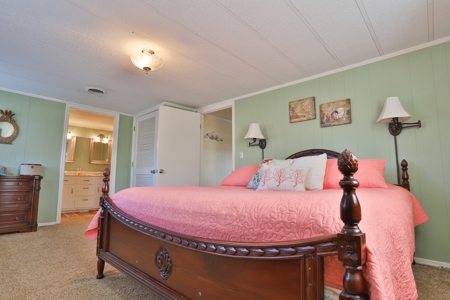 Charming Home In Suwannee Florida! - image 21