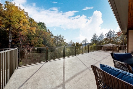 Two Custom Homes Mins From I-40 on 133ac Monterey, Tennessee - image 4