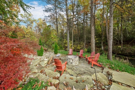 Two Custom Homes Mins From I-40 on 133ac Monterey, Tennessee - image 9