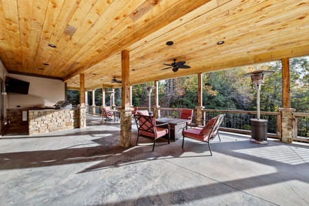 Two Custom Homes Mins From I-40 on 133ac Monterey, Tennessee - image 7
