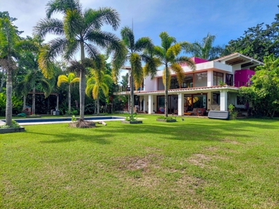 Modern Luxury Home with Rental Casita on Isla Colon - image 29