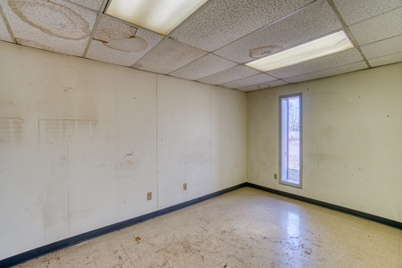 Commercial Property For Sale - image 18