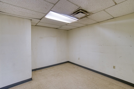 Commercial Property For Sale - image 14