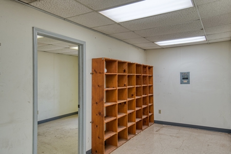 Commercial Property For Sale - image 17