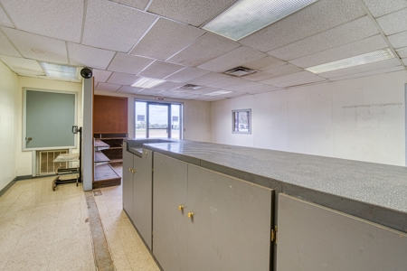 Commercial Property For Sale - image 19