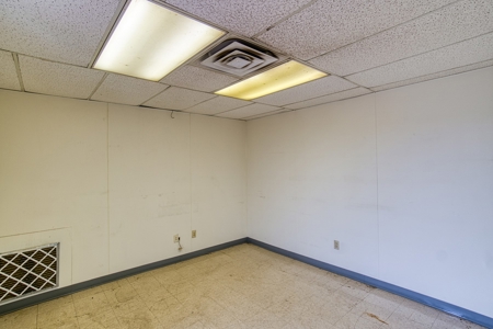 Commercial Property For Sale - image 12
