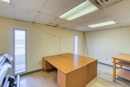 Commercial Property For Sale - image 11