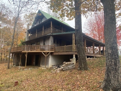 Boxley Valley Home/Acreage Bordering Buffalo River For Sale - image 1