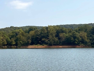 Lakefront Home For Sale In Northwest Arkansas - image 17