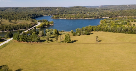 Lakefront Home For Sale In Northwest Arkansas - image 12