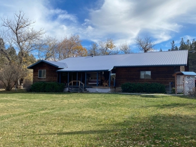 20+/-acres with Home and Seasonal Creek For Sale in Modoc! - image 1
