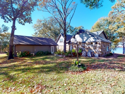 Country Home Property On Lake Fork For Sale Yantis Texas - image 38