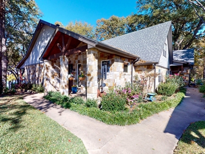 Country Home Property On Lake Fork For Sale Yantis Texas - image 3