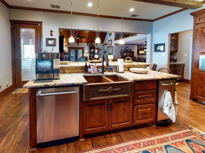 Country Home Property On Lake Fork For Sale Yantis Texas - image 12