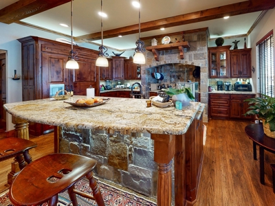 Country Home Property On Lake Fork For Sale Yantis Texas - image 14