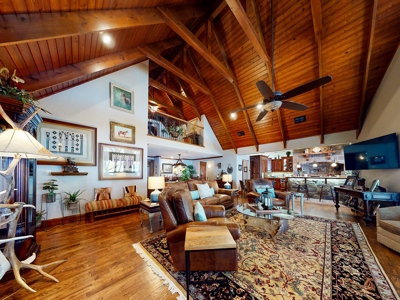 Country Home Property On Lake Fork For Sale Yantis Texas - image 9