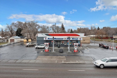 Road Runner Pit Stop For Online-Auction Idaho Falls, Idaho - image 1