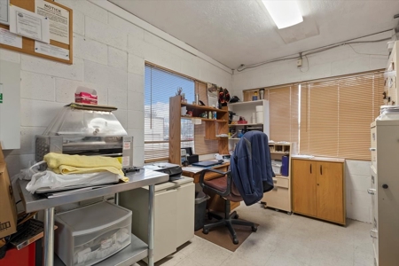 Road Runner Pit Stop For Online-Auction Idaho Falls, Idaho - image 19