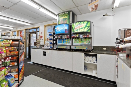 Road Runner Pit Stop For Online-Auction Idaho Falls, Idaho - image 4