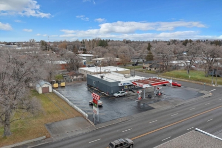 Road Runner Pit Stop For Online-Auction Idaho Falls, Idaho - image 2