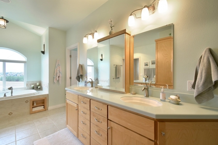 Premier home for sale in and near Latah County, Idaho - image 16