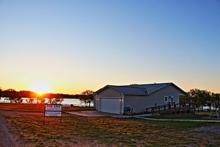 Water Front Lake Home For Sale - Coldwater, Kansas - image 3