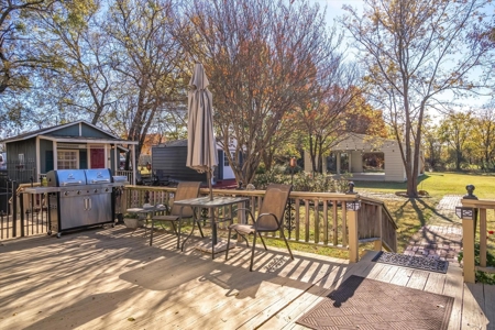 Folk Victorian Treasurer on 2.4 +/- Acres in Bonham, Texas - image 14