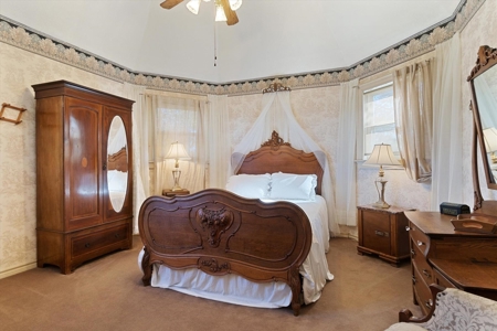 Folk Victorian Treasurer on 2.4 +/- Acres in Bonham, Texas - image 13