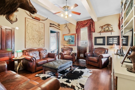 Folk Victorian Treasurer on 2.4 +/- Acres in Bonham, Texas - image 4