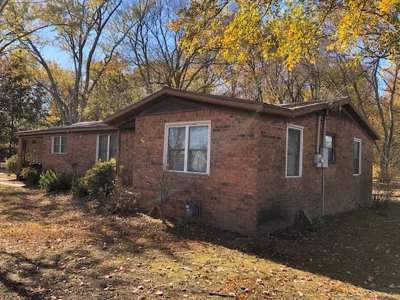 Brick Home on 4.81 Acres For Sale in Bald Knob, AR - image 2