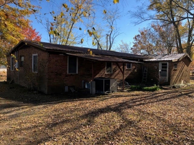 Brick Home on 4.81 Acres For Sale in Bald Knob, AR - image 4