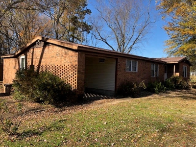 Brick Home on 4.81 Acres For Sale in Bald Knob, AR - image 14