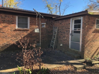 Brick Home on 4.81 Acres For Sale in Bald Knob, AR - image 5