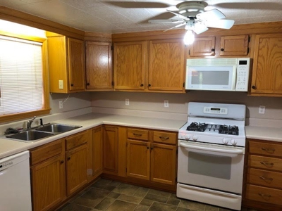 Brick Home on 4.81 Acres For Sale in Bald Knob, AR - image 18