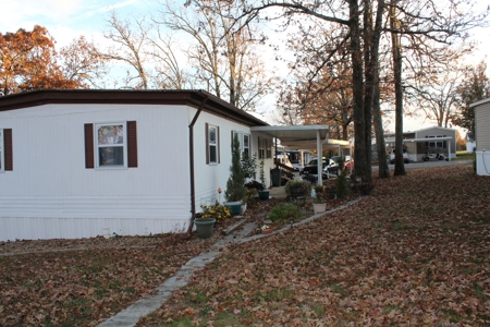 Moblile Home in Rolling Meadows Mobile Home Park Mt Home, AR - image 1