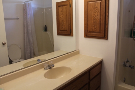 Moblile Home in Rolling Meadows Mobile Home Park Mt Home, AR - image 15
