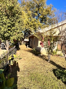 Cute Two Bedroom Two living Room House with Covered Porch - image 5