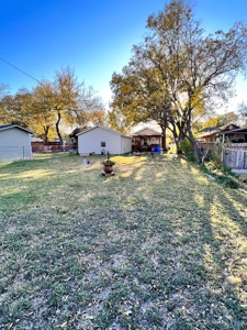 Cute Two Bedroom Two living Room House with Covered Porch - image 32