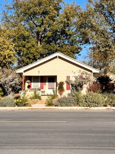 Cute Two Bedroom Two living Room House with Covered Porch - image 1