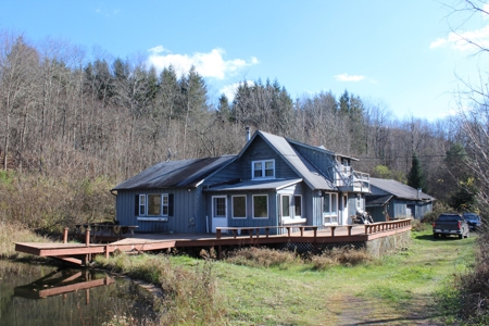 Country Home in Colchester, NY - image 3