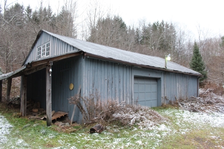Country Home in Colchester, NY - image 39