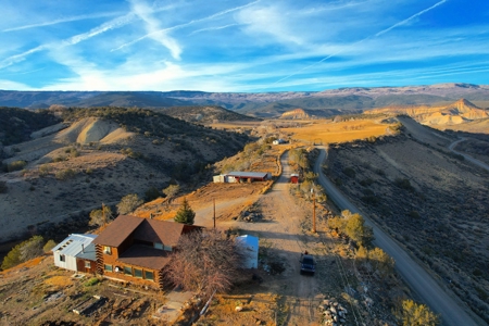 Colorado Country Home with Mountain Views - Fixer Upper - image 2