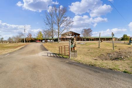 Turn-Key Inn & Restaurant For Sale on Tennessee Golf Course - image 10