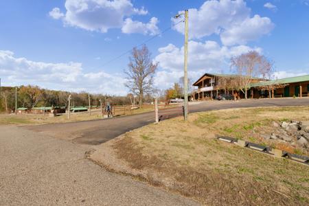 Turn-Key Inn & Restaurant For Sale on Tennessee Golf Course - image 9