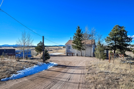 Family & Horse Property in Divide Colorado - image 2