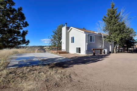 Family & Horse Property in Divide Colorado - image 11