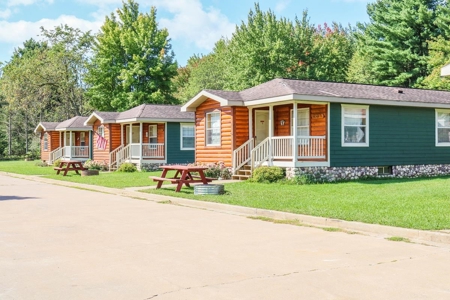 Premier WI Campground, Resort & Bar and Grill - image 3